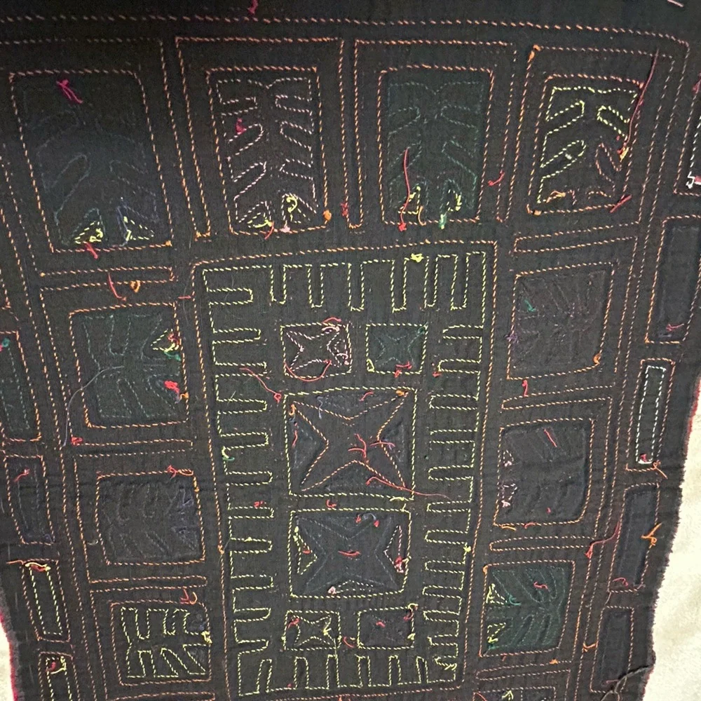 Vintage Kuna Mola Handsewn Reverse Applique Fabric Art